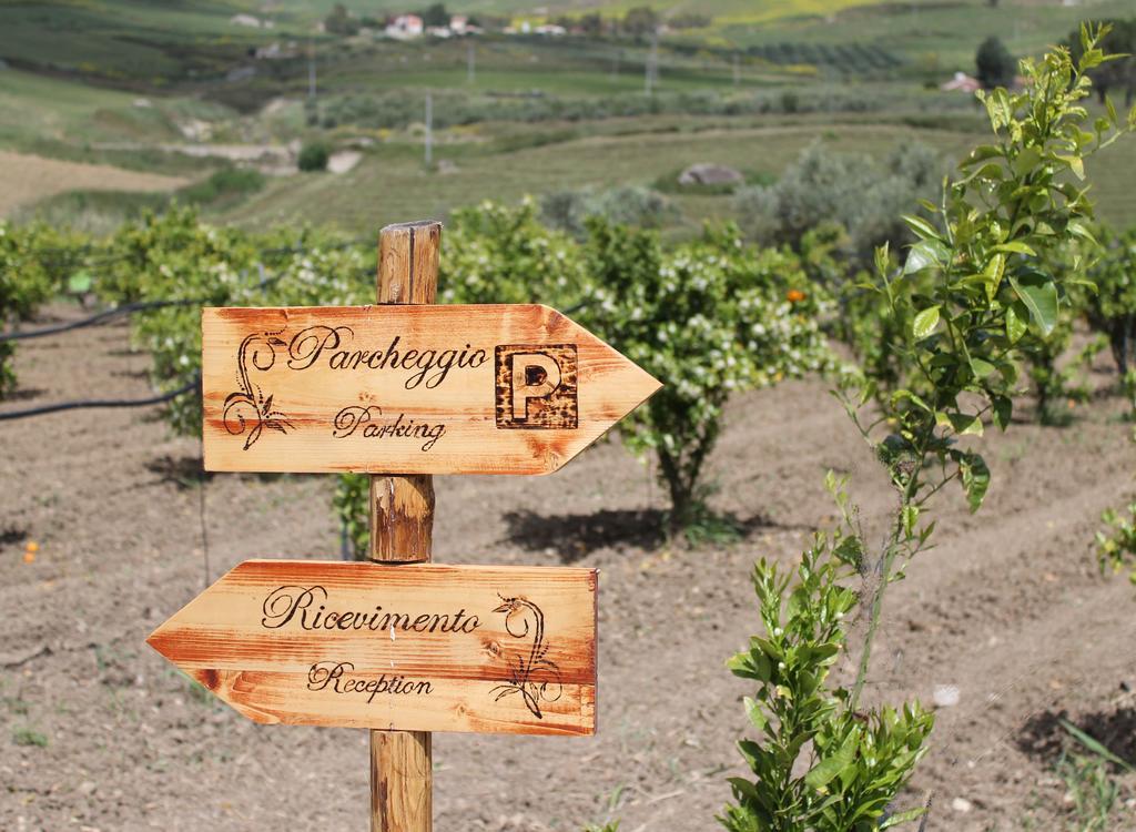 Tenuta Lanza Il Mulino Acquaviva Platani Exterior foto